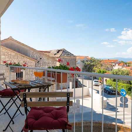 Apartment Nona - Center, 150 Meters From The Beach Супетар Екстериор снимка
